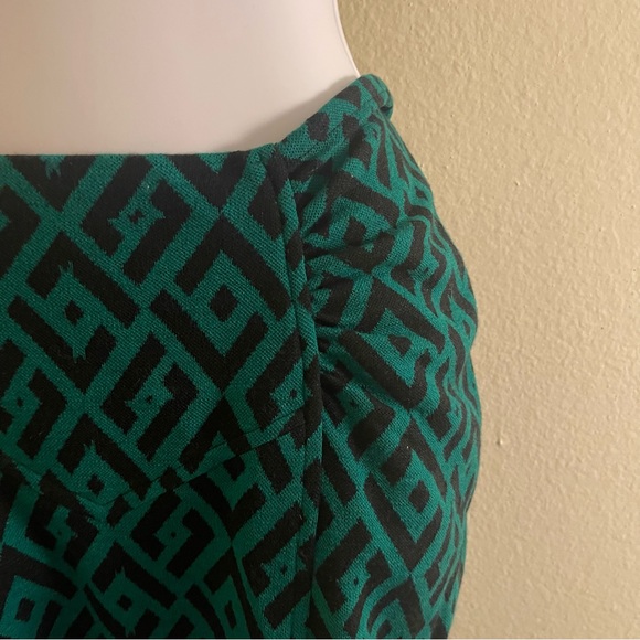 Diane Von Furstenberg fitted skirt - Picture 3 of 5